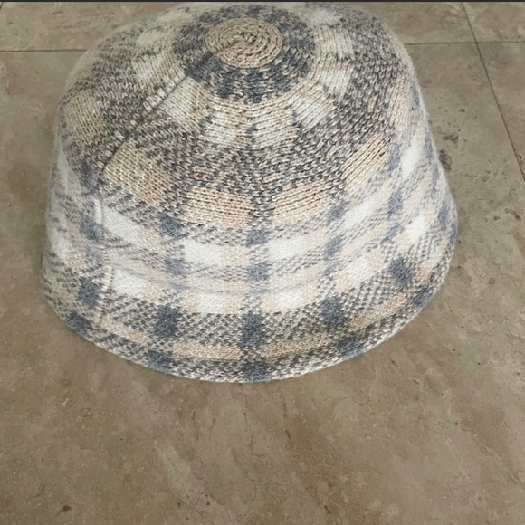 ✨Anthropologie (NWOT) Felt Bucket Hat✨ - Picture 2 of 2